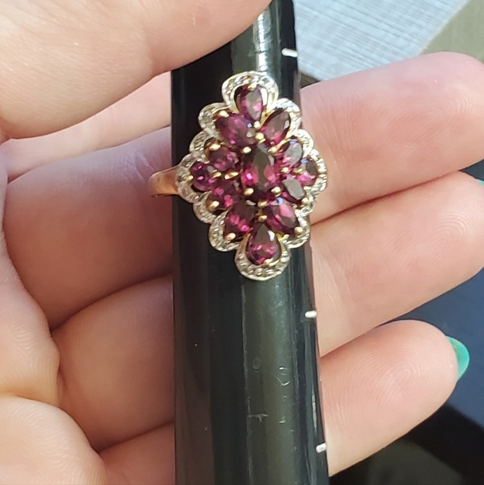New. 10k rhodolite garnet & diamond ring size 7. Rhodolite garnets are amazing t - Picture 3 of 9